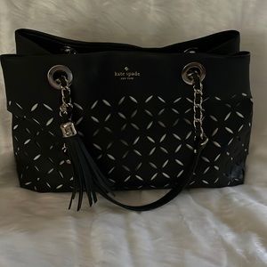Black Kate Spade Cross Hatched leather shoulder bag